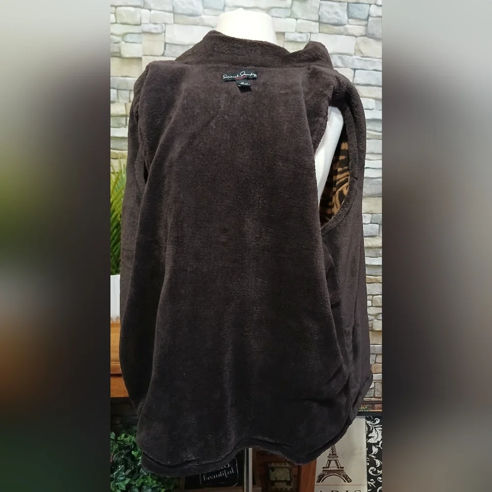 French Laundry 2X Plush‎ Animal Print Zip Up Vest - Picture 3 of 5